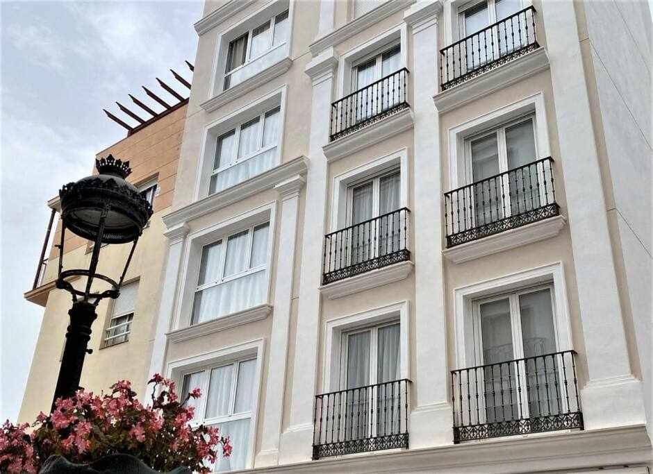 XV Apartamentos Morales & Arnal 埃斯特波纳 外观 照片